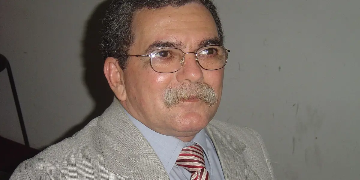 Imagem de capa do perfil de Alvacir Raposo