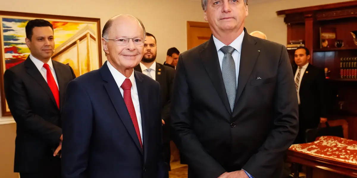 Imagem de capa do perfil de Edir Macedo