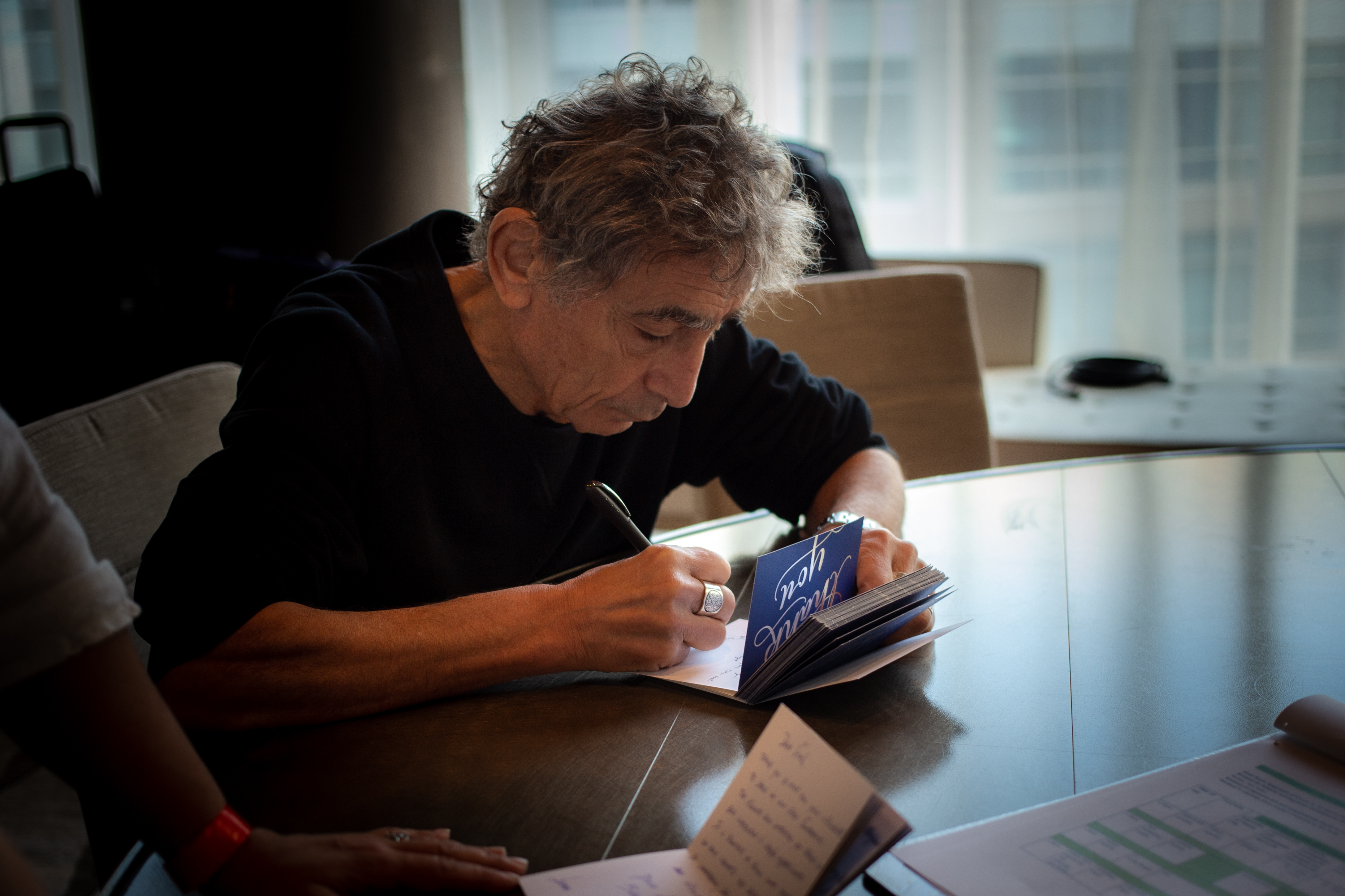 Capa oficial de perfil de Gabor Maté
