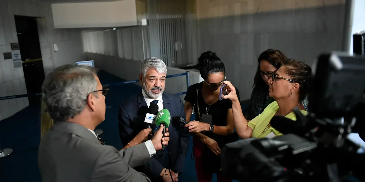 Imagem de capa do perfil de Humberto Costa